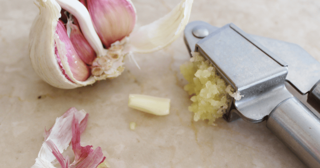 How Much Minced Garlic is in a Clove?
